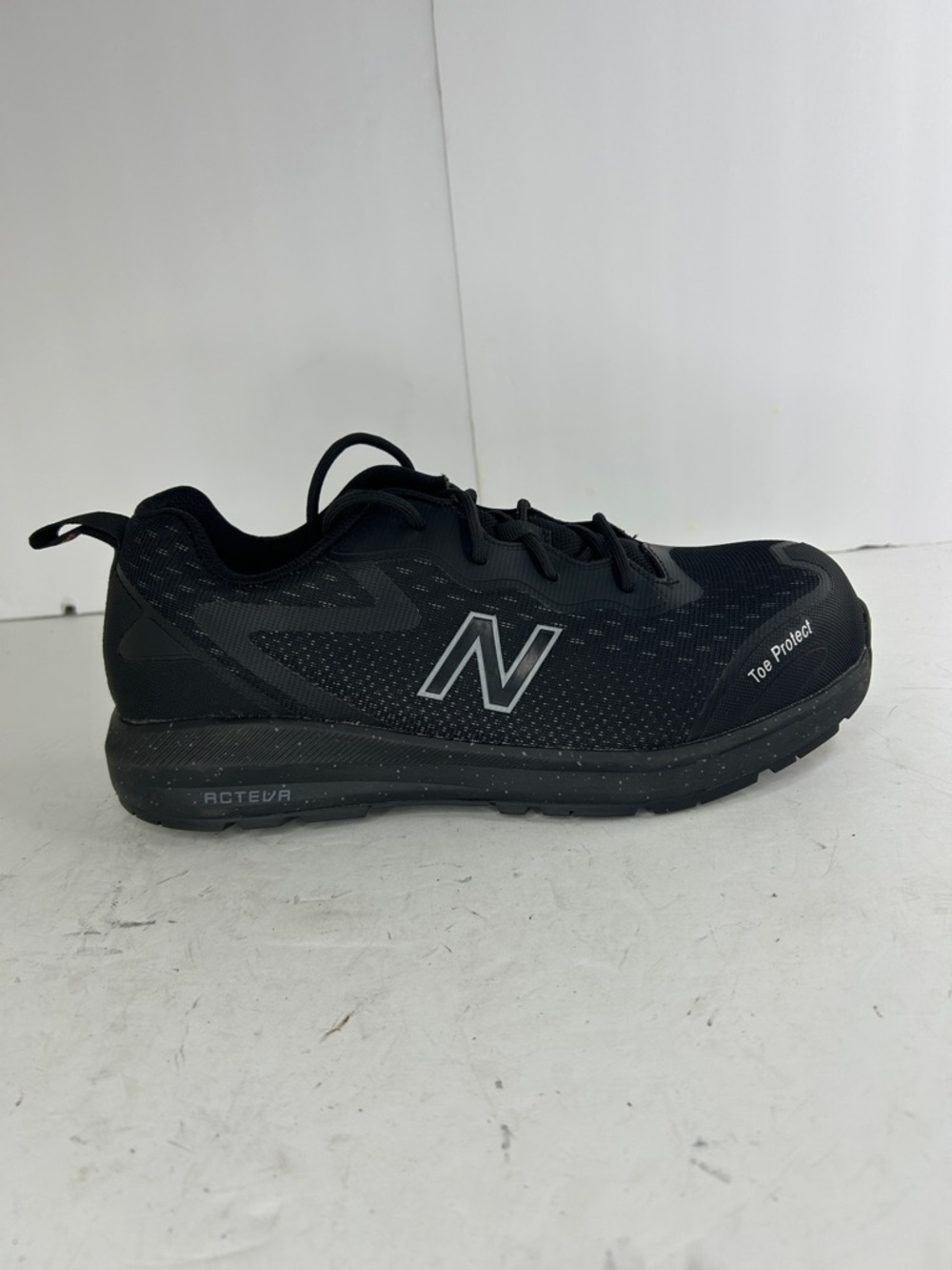 New Balance Men’s Black Athletic Safety Sneaker with Reflective N Logo